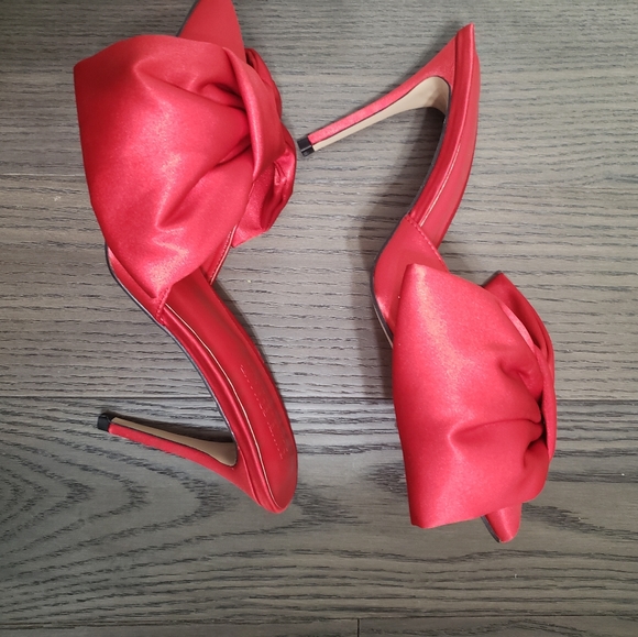 Pumps - Picture 3 of 4